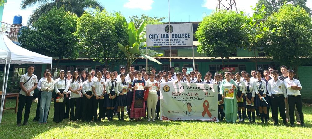 Faculty and students from City Law College and Govt High School along with the MICTC team.